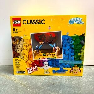 LEGO 11009 Classic Bricks and Lights Building Toy Set‎ 441pcs NEW